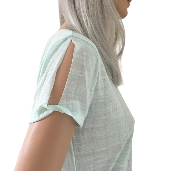 Splendid Bleached Aqua Grid V-Neck Top Active Fitness Workout, Athletic Stretch - Picture 6 of 12